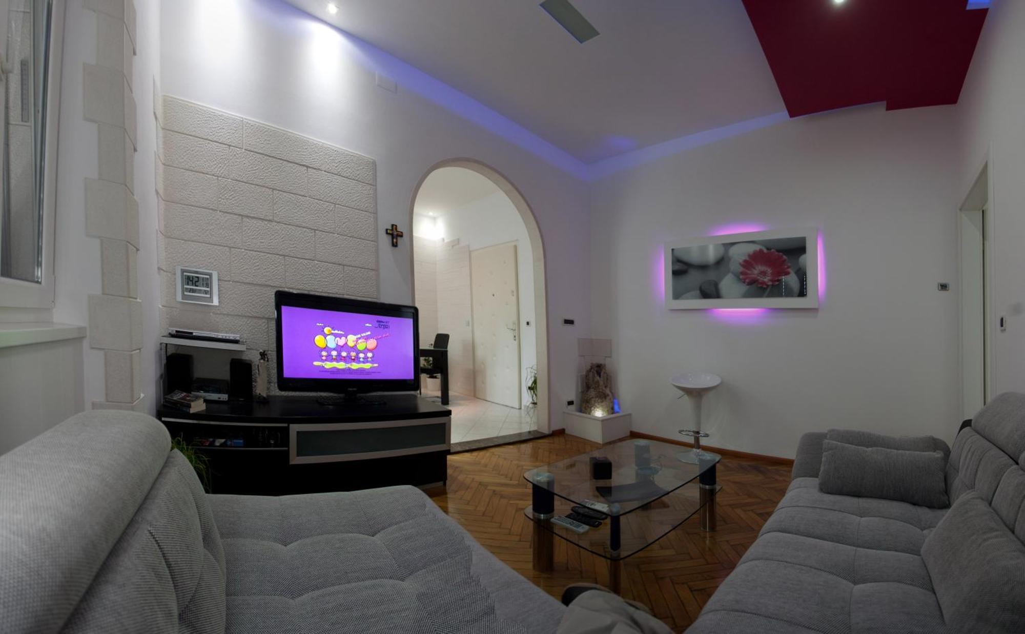 Stylish Theatre Apartments Split Extérieur photo